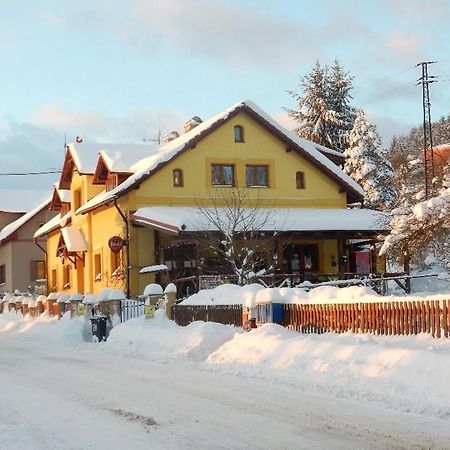 Guest House Vila Frýdštejn Bagian luar foto