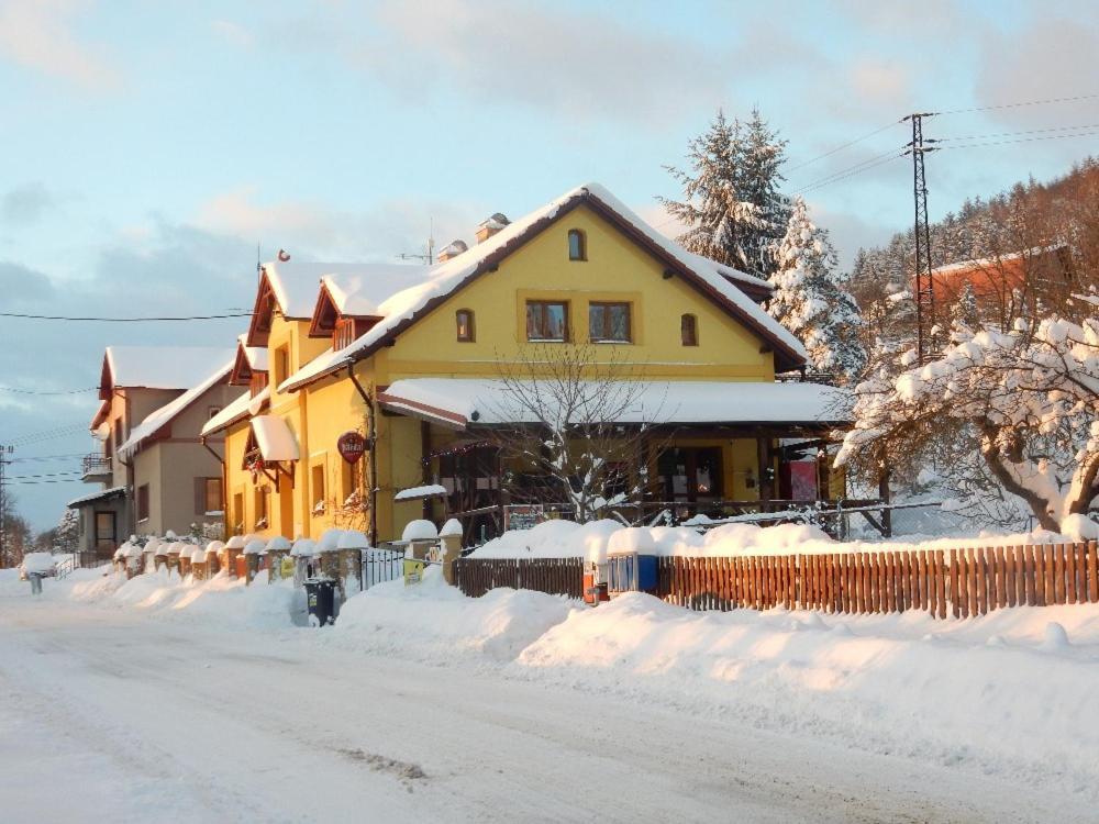 Guest House Vila Frýdštejn Bagian luar foto